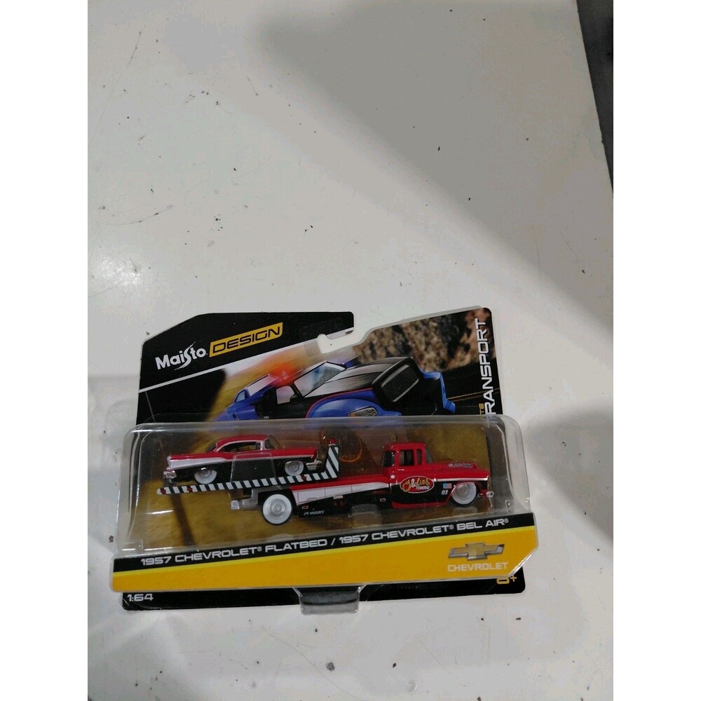 NIP Maisto Design 1:64 Die Cast 1957 Chevrolet Bel Air & 57 Flatbed Truck